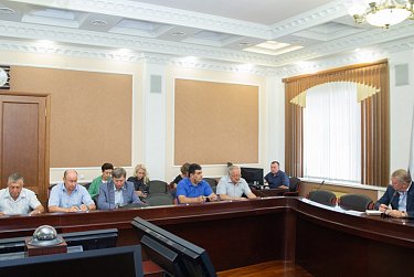 Александр Куниловский встретился с депутатами, работающими на постоянной основе